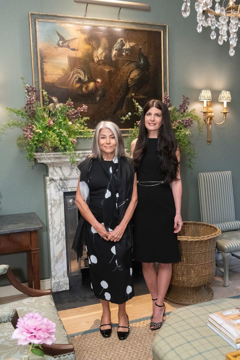 Mona Perlhagen, Jenny Simpson